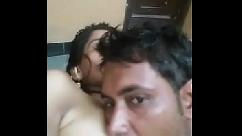 बहन की गांड के छेद को देख कर