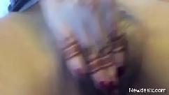 पति से सताई हुई लड़की की चूत